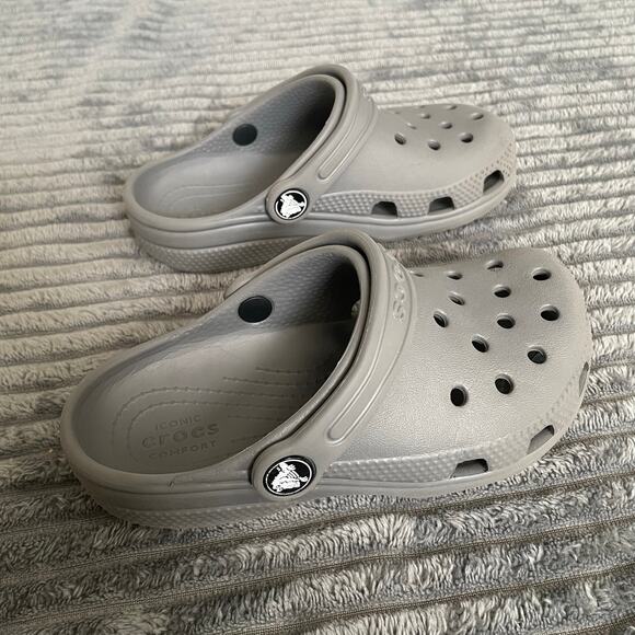 Crocs Kids Size 11 Classic Clog Gray Unisex Sandals Water Shoes - Picture 4 of 7